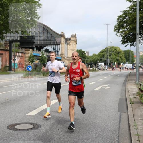29.06.2025 - hella hamburg halbmarathon Yannick Fuchs http://msf.ph/oto/8160256 29.06.2025 10:20:12 20KM 1241, 1271, 2892, 10867, 11078, 13872, 13913, 14113, 14836, 15483, 16361, 16484, 17752, 18740 meine-sportfotos.de