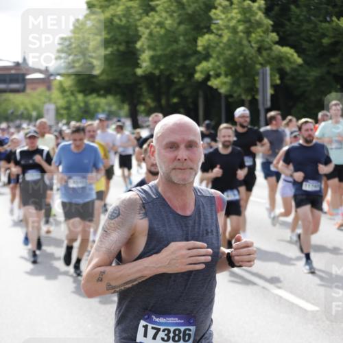 29.06.2025 - hella hamburg halbmarathon Jannik Wohlers http://msf.ph/oto/8160271 29.06.2025 10:18:35 Lombardsbrücke 1349, 1718, 1755, 2096, 2781, 2802, 3026, 3105, 3118, 3631, 4718, 4845, 5264, 5266, 5323, 6194, 6249, 6413, 6482, 6736, 7051, 7252, 8780, 9270, 9272, 9549, 9756, 9757, 10037, 10467, 10816, 11602, 11743, 12239, 12890, 13204, 13464, 14236, 14294, 14353, 14532, 14966, 15657, 16168, 16196, 16925, 17027, 17030, 17052, 17166, 17238, 17294, 17386, 17490, 17510, 17548, 17571, 17736, 17737, 18002, 18217, 18519, 18568, 18591, 19010 meine-sportfotos.de