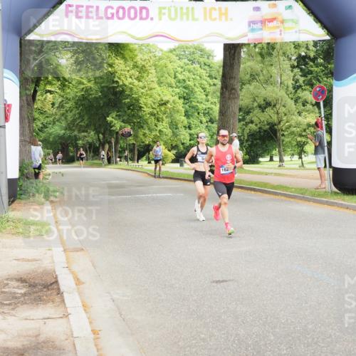 29.06.2025 - hella hamburg halbmarathon MichiJ http://msf.ph/oto/8160272 29.06.2025 10:10:52 Zwischen KM18-KM19 54, 9255 meine-sportfotos.de