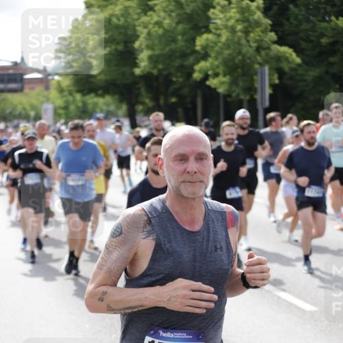 29.06.2025 - hella hamburg halbmarathon Jannik Wohlers http://msf.ph/oto/8160278 29.06.2025 10:18:35 Lombardsbrücke 1349, 1718, 1755, 2096, 2781, 2802, 3026, 3105, 3118, 3631, 4718, 4845, 5264, 5266, 5323, 6194, 6249, 6413, 6482, 6736, 7051, 7252, 8780, 9270, 9272, 9549, 9756, 9757, 10037, 10467, 10816, 11602, 11743, 12239, 12890, 13204, 13464, 14236, 14294, 14353, 14532, 14966, 15657, 16168, 16196, 16925, 17027, 17030, 17052, 17166, 17238, 17294, 17386, 17490, 17510, 17548, 17571, 17736, 17737, 18002, 18217, 18519, 18568, 18591, 19010 meine-sportfotos.de