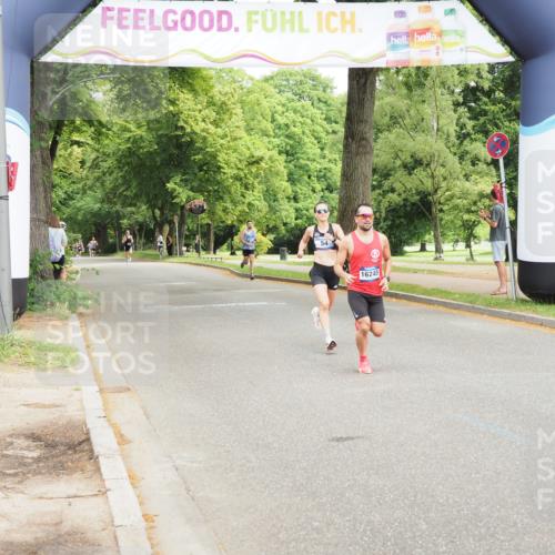 29.06.2025 - hella hamburg halbmarathon MichiJ http://msf.ph/oto/8160284 29.06.2025 10:10:52 Zwischen KM18-KM19 54, 9255 meine-sportfotos.de