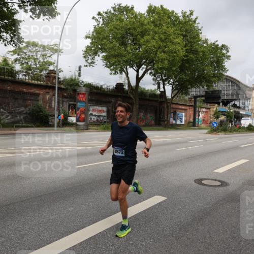 29.06.2025 - hella hamburg halbmarathon Yannick Fuchs http://msf.ph/oto/8160293 29.06.2025 10:20:15 20KM 1241, 1271, 10867, 11078, 13872, 13913, 14113, 14836, 15483, 16361, 16484, 17752 meine-sportfotos.de