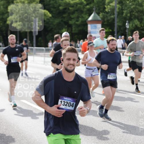 29.06.2025 - hella hamburg halbmarathon Jannik Wohlers http://msf.ph/oto/8160300 29.06.2025 10:18:36 Lombardsbrücke 1349, 1718, 1755, 2096, 2802, 3026, 3105, 3118, 3631, 4718, 4845, 5034, 5098, 5264, 5266, 5323, 6194, 6249, 6413, 6477, 6482, 6736, 7051, 7252, 8780, 9270, 9272, 9549, 9652, 9756, 9757, 10037, 10467, 10816, 11602, 11743, 12239, 12890, 13204, 13464, 14236, 14294, 14353, 14966, 15594, 15657, 16168, 16925, 17027, 17030, 17052, 17166, 17238, 17294, 17386, 17490, 17510, 17548, 17571, 17736, 17737, 18002, 18217, 18519, 18568, 18591, 19010 meine-sportfotos.de