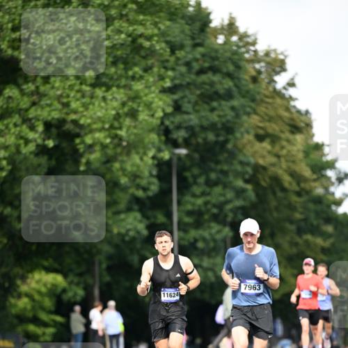 29.06.2025 - hella hamburg halbmarathon Dr. Thomas Lammeyer http://msf.ph/oto/8160302 29.06.2025 09:44:21 Kennedybrücke 2459, 4128, 7963, 9442, 10234 meine-sportfotos.de