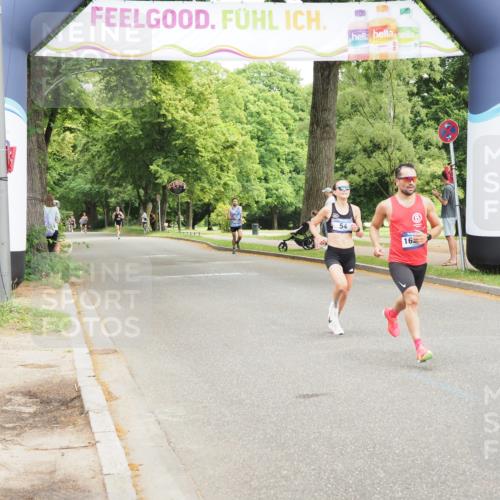 29.06.2025 - hella hamburg halbmarathon MichiJ http://msf.ph/oto/8160318 29.06.2025 10:10:53 Zwischen KM18-KM19 54, 9255 meine-sportfotos.de