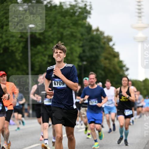 29.06.2025 - hella hamburg halbmarathon Dr. Thomas Lammeyer http://msf.ph/oto/8160320 29.06.2025 10:08:33 Kennedybrücke 1161, 1367, 1377, 1674, 2011, 3413, 3488, 4146, 4488, 4904, 5354, 5365, 5976, 6706, 6709, 8217, 10213, 10756, 10962 meine-sportfotos.de