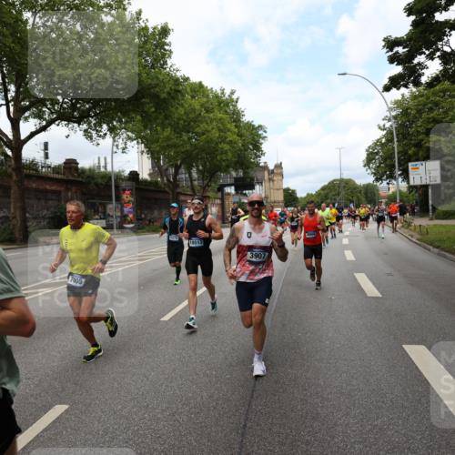 29.06.2025 - hella hamburg halbmarathon Yannick Fuchs http://msf.ph/oto/8160327 29.06.2025 10:38:47 20KM 1057, 1220, 1391, 1415, 1468, 1782, 1902, 1941, 2365, 2402, 2415, 2816, 3004, 3021, 3098, 3305, 3907, 4310, 4691, 4991, 4999, 5231, 5275, 5476, 5624, 5884, 6490, 6903, 7005, 7191, 7322, 7710, 8722, 8928, 9159, 9444, 9633, 10193, 10596, 11469, 12159, 12554, 12711, 13123, 14351, 14667, 14798, 14816, 15185, 15225, 15233, 15280, 16316, 16506, 16893, 17097, 17251, 17729, 17748, 18560, 18806, 19207 meine-sportfotos.de
