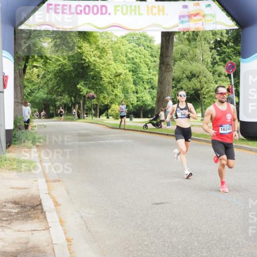 29.06.2025 - hella hamburg halbmarathon MichiJ http://msf.ph/oto/8160333 29.06.2025 10:10:53 Zwischen KM18-KM19 54, 9255 meine-sportfotos.de