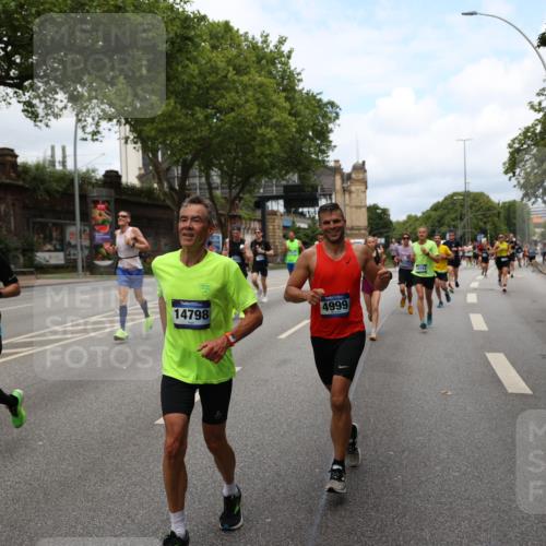 29.06.2025 - hella hamburg halbmarathon Yannick Fuchs http://msf.ph/oto/8160382 29.06.2025 10:38:48 20KM 1057, 1220, 1391, 1415, 1468, 1782, 1902, 1941, 2365, 2402, 2415, 2816, 3004, 3021, 3098, 3305, 3907, 4310, 4691, 4991, 4999, 5231, 5275, 5476, 5884, 6903, 7005, 7191, 7322, 7710, 8722, 8928, 9159, 9444, 10193, 10596, 11469, 12159, 12554, 12711, 13123, 14351, 14667, 14798, 14816, 15185, 15225, 15233, 15280, 16316, 16506, 16893, 17097, 17251, 17729, 17748, 18560, 18806, 19207 meine-sportfotos.de