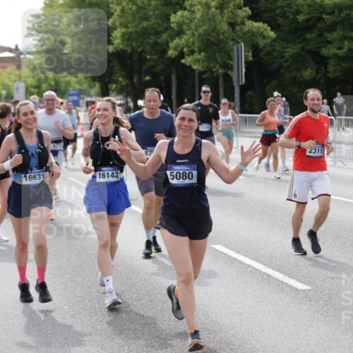 29.06.2025 - hella hamburg halbmarathon Jannik Wohlers http://msf.ph/oto/8160393 29.06.2025 10:18:50 Lombardsbrücke 1718, 1755, 2311, 2589, 2802, 2812, 3105, 3118, 4722, 5034, 5080, 5098, 5178, 5323, 5429, 6249, 6477, 6482, 6542, 7143, 8575, 8761, 8778, 9252, 9652, 9756, 9757, 10039, 10124, 10129, 10966, 11081, 11247, 11602, 12007, 12619, 12621, 13180, 13424, 13544, 13781, 13984, 14000, 14236, 14353, 14593, 15594, 15780, 15802, 16142, 16168, 16490, 16613, 16631, 16925, 17166, 17187, 17238, 17294, 17721, 17736, 17737, 18151 meine-sportfotos.de