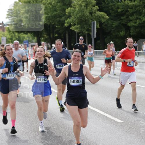 29.06.2025 - hella hamburg halbmarathon Jannik Wohlers http://msf.ph/oto/8160421 29.06.2025 10:18:50 Lombardsbrücke 1718, 1755, 2311, 2589, 2802, 2812, 3105, 3118, 4722, 5034, 5080, 5098, 5178, 5323, 5429, 6249, 6477, 6482, 6542, 7143, 8575, 8761, 8778, 9252, 9652, 9756, 9757, 10039, 10124, 10129, 10966, 11081, 11247, 11602, 12007, 12619, 12621, 13180, 13424, 13544, 13781, 13984, 14000, 14236, 14353, 14593, 15594, 15780, 15802, 16142, 16168, 16490, 16613, 16631, 16925, 17166, 17187, 17238, 17294, 17721, 17736, 17737, 18151 meine-sportfotos.de