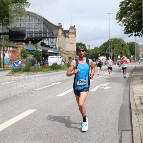 29.06.2025 - hella hamburg halbmarathon Yannick Fuchs http://msf.ph/oto/8160423 29.06.2025 10:20:26 20KM 1271, 2483, 8376, 10867, 11078, 11994, 13913, 14113, 14836, 15483, 16484 meine-sportfotos.de