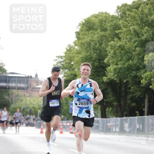 29.06.2025 - hella hamburg halbmarathon Jannik Wohlers http://msf.ph/oto/8160438 29.06.2025 09:39:36 Lombardsbrücke 53, 2144, 2659, 3720, 6380, 11678, 14717, 14933, 16120, 17402 meine-sportfotos.de