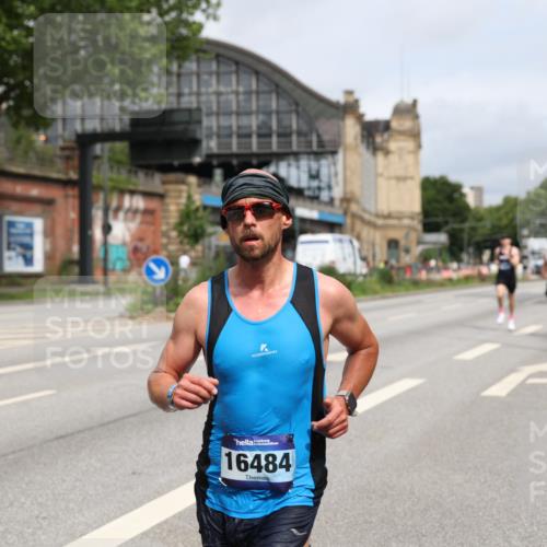 29.06.2025 - hella hamburg halbmarathon Yannick Fuchs http://msf.ph/oto/8160439 29.06.2025 10:20:27 20KM 1271, 2483, 8376, 10867, 11078, 11994, 13913, 14113, 14836, 15483, 16484 meine-sportfotos.de
