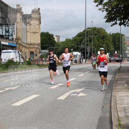 29.06.2025 - hella hamburg halbmarathon Yannick Fuchs http://msf.ph/oto/8160470 29.06.2025 10:20:28 20KM 1271, 2483, 8376, 10867, 11078, 11994, 13913, 14113, 14836, 15483, 16484 meine-sportfotos.de