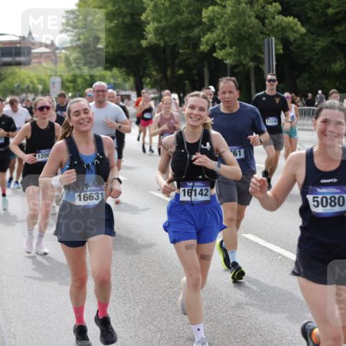 29.06.2025 - hella hamburg halbmarathon Jannik Wohlers http://msf.ph/oto/8160481 29.06.2025 10:18:50 Lombardsbrücke 1718, 1755, 2311, 2589, 2802, 2812, 3105, 3118, 4722, 5034, 5080, 5098, 5178, 5323, 5429, 6249, 6477, 6482, 6542, 7143, 8575, 8761, 8778, 9252, 9652, 9756, 9757, 10039, 10124, 10129, 10966, 11081, 11247, 11602, 12007, 12619, 12621, 13180, 13424, 13544, 13781, 13984, 14000, 14236, 14353, 14593, 15594, 15780, 15802, 16142, 16168, 16490, 16613, 16631, 16925, 17166, 17187, 17238, 17294, 17721, 17736, 17737, 18151 meine-sportfotos.de
