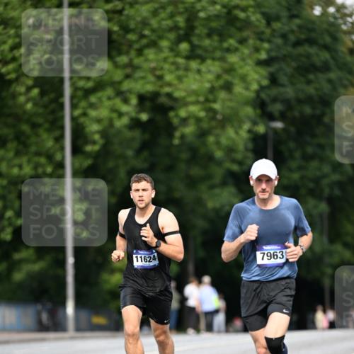 29.06.2025 - hella hamburg halbmarathon Dr. Thomas Lammeyer http://msf.ph/oto/8160502 29.06.2025 09:44:23 Kennedybrücke 2459, 4128, 7963, 9442, 10234 meine-sportfotos.de