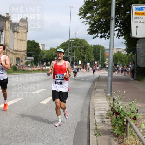 29.06.2025 - hella hamburg halbmarathon Yannick Fuchs http://msf.ph/oto/8160528 29.06.2025 10:20:29 20KM 1271, 2483, 8376, 10867, 11078, 11994, 12067, 13913, 14113, 14836, 15483, 16484 meine-sportfotos.de