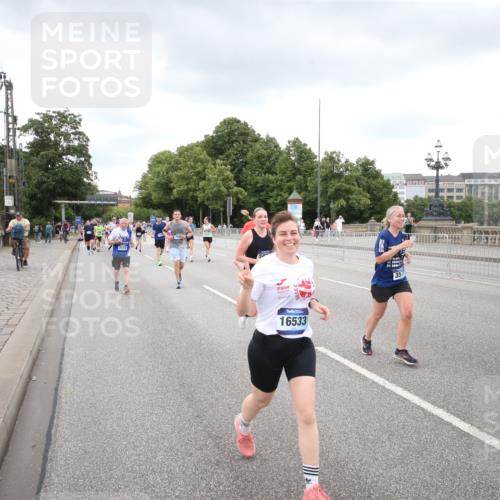 29.06.2025 - hella hamburg halbmarathon Jannik Wohlers http://msf.ph/oto/8160537 29.06.2025 10:55:00 Lombardsbrücke 1873, 1917, 3115, 3157, 3577, 4039, 4628, 5040, 5483, 5487, 7219, 7680, 7766, 8403, 8519, 8626, 9614, 9618, 9857, 9858, 10458, 10559, 10885, 11109, 12902, 13098, 13230, 14727, 15152, 15160, 15581, 15843, 16267, 16385, 16533, 16855, 17019, 17396, 18670, 18972, 19199 meine-sportfotos.de