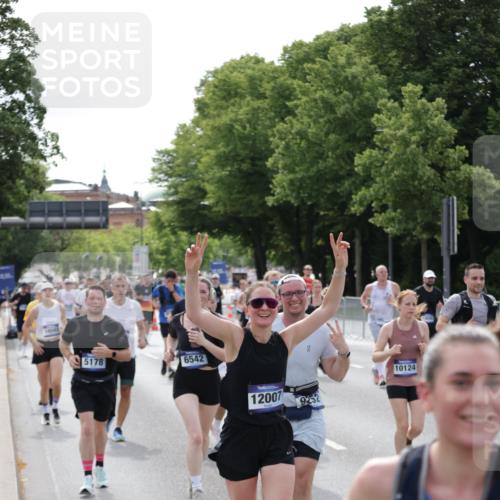 29.06.2025 - hella hamburg halbmarathon Jannik Wohlers http://msf.ph/oto/8160541 29.06.2025 10:18:52 Lombardsbrücke 1332, 1718, 1755, 2311, 2589, 2795, 2802, 2812, 2895, 4722, 5034, 5080, 5098, 5178, 5429, 6249, 6477, 6482, 6542, 7143, 8575, 8761, 8778, 9252, 9652, 10039, 10124, 10129, 10966, 11081, 11247, 11602, 12007, 12619, 12621, 12741, 13180, 13424, 13544, 13781, 13984, 14000, 14593, 15594, 15780, 15802, 15817, 16142, 16168, 16490, 16613, 16631, 16951, 16952, 17187, 17721, 17736, 17737, 18151 meine-sportfotos.de