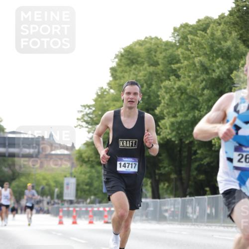 29.06.2025 - hella hamburg halbmarathon Jannik Wohlers http://msf.ph/oto/8160562 29.06.2025 09:39:37 Lombardsbrücke 53, 2144, 2659, 3720, 6380, 11678, 14717, 14933, 16120, 17402 meine-sportfotos.de