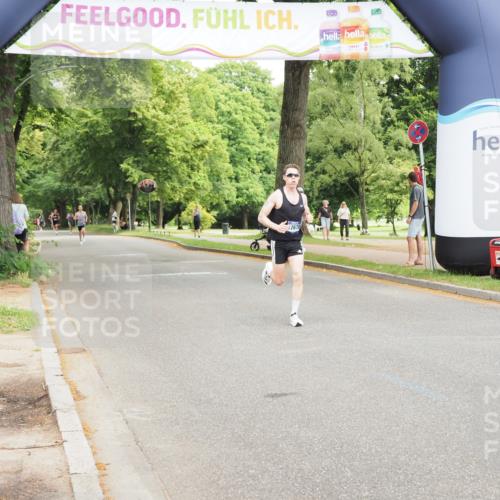 29.06.2025 - hella hamburg halbmarathon MichiJ http://msf.ph/oto/8160567 29.06.2025 10:11:03 Zwischen KM18-KM19 11829, 12678 meine-sportfotos.de