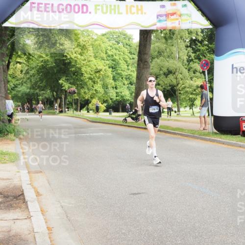 29.06.2025 - hella hamburg halbmarathon MichiJ http://msf.ph/oto/8160599 29.06.2025 10:11:04 Zwischen KM18-KM19 11829, 12678 meine-sportfotos.de