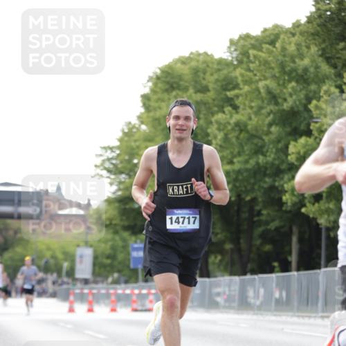 29.06.2025 - hella hamburg halbmarathon Jannik Wohlers http://msf.ph/oto/8160604 29.06.2025 09:39:37 Lombardsbrücke 53, 2144, 2659, 3720, 6380, 11678, 14717, 14933, 16120, 17402 meine-sportfotos.de