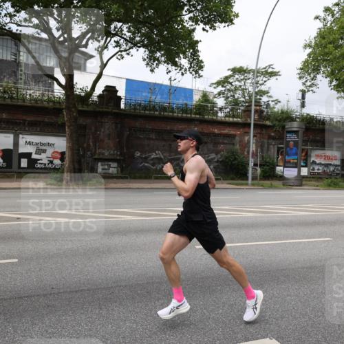 29.06.2025 - hella hamburg halbmarathon Yannick Fuchs http://msf.ph/oto/8160611 29.06.2025 10:20:32 20KM 1271, 2483, 8376, 10867, 11078, 11994, 12067, 13913, 14836, 15483, 16484 meine-sportfotos.de