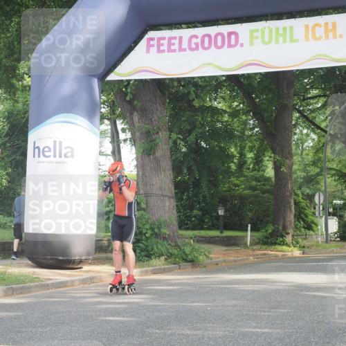29.06.2025 - hella hamburg halbmarathon KatJ http://msf.ph/oto/8160635 29.06.2025 09:09:49 Zwischen KM18-KM19  meine-sportfotos.de