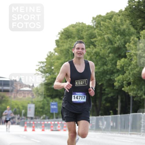 29.06.2025 - hella hamburg halbmarathon Jannik Wohlers http://msf.ph/oto/8160640 29.06.2025 09:39:37 Lombardsbrücke 53, 2144, 2659, 3720, 6380, 11678, 14717, 14933, 16120, 17402 meine-sportfotos.de