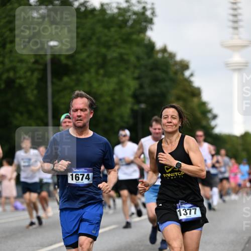 29.06.2025 - hella hamburg halbmarathon Dr. Thomas Lammeyer http://msf.ph/oto/8160641 29.06.2025 10:08:35 Kennedybrücke 1161, 1367, 1377, 1674, 2011, 3413, 3488, 4146, 4488, 4904, 5354, 5365, 5976, 6311, 6706, 6709, 8217, 10213, 10756, 10962 meine-sportfotos.de