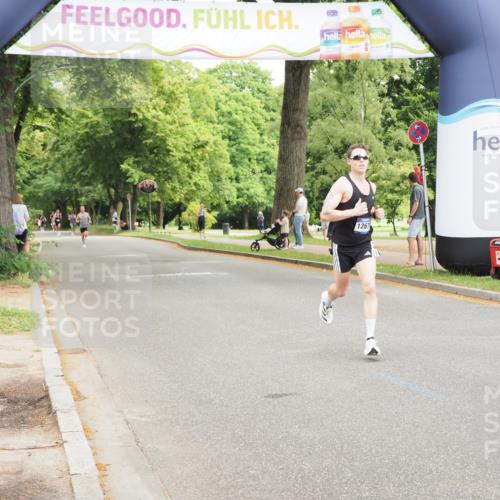 29.06.2025 - hella hamburg halbmarathon MichiJ http://msf.ph/oto/8160649 29.06.2025 10:11:04 Zwischen KM18-KM19 11829, 12678 meine-sportfotos.de