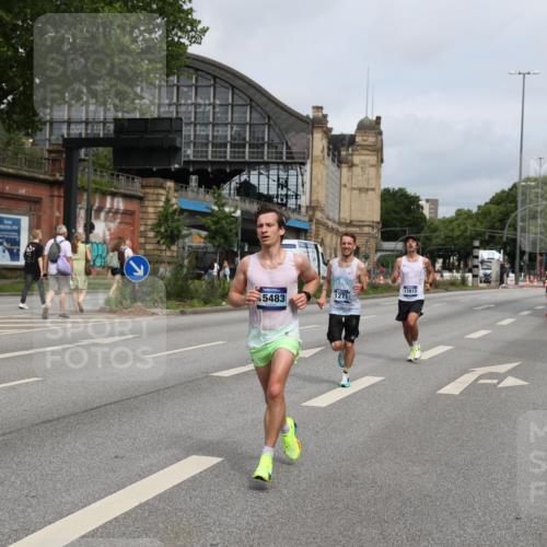 29.06.2025 - hella hamburg halbmarathon Yannick Fuchs http://msf.ph/oto/8160655 29.06.2025 10:20:34 20KM 1271, 2483, 8376, 10867, 11078, 11994, 12067, 13913, 14836, 15483 meine-sportfotos.de