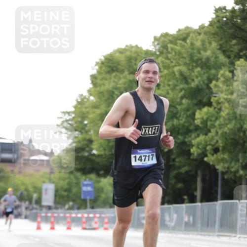 29.06.2025 - hella hamburg halbmarathon Jannik Wohlers http://msf.ph/oto/8160675 29.06.2025 09:39:37 Lombardsbrücke 53, 2144, 2659, 3720, 6380, 11678, 14717, 14933, 16120, 17402 meine-sportfotos.de