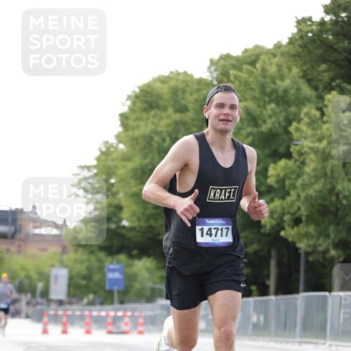 29.06.2025 - hella hamburg halbmarathon Jannik Wohlers http://msf.ph/oto/8160711 29.06.2025 09:39:37 Lombardsbrücke 53, 2144, 2659, 3720, 6380, 11678, 14717, 14933, 16120, 17402 meine-sportfotos.de