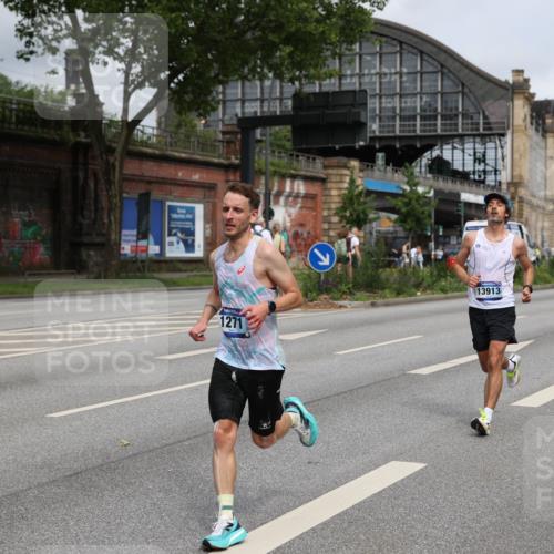 29.06.2025 - hella hamburg halbmarathon Yannick Fuchs http://msf.ph/oto/8160726 29.06.2025 10:20:36 20KM 1271, 2483, 4338, 8376, 10867, 11078, 11994, 12067, 13913, 14836, 15483 meine-sportfotos.de