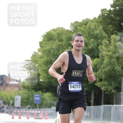 29.06.2025 - hella hamburg halbmarathon Jannik Wohlers http://msf.ph/oto/8160732 29.06.2025 09:39:38 Lombardsbrücke 53, 2144, 2659, 3720, 6380, 11678, 14717, 14933, 16120 meine-sportfotos.de