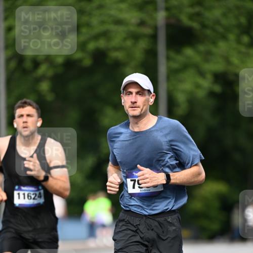 29.06.2025 - hella hamburg halbmarathon Dr. Thomas Lammeyer http://msf.ph/oto/8160757 29.06.2025 09:44:25 Kennedybrücke 2459, 4128, 4571, 7963, 9442, 10234 meine-sportfotos.de
