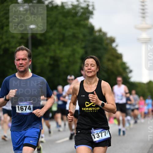 29.06.2025 - hella hamburg halbmarathon Dr. Thomas Lammeyer http://msf.ph/oto/8160770 29.06.2025 10:08:36 Kennedybrücke 1161, 1316, 1367, 1377, 1674, 2011, 3413, 3488, 4146, 4488, 4904, 5354, 5365, 5976, 6311, 6706, 6709, 8089, 8217, 10213, 10756, 10962 meine-sportfotos.de