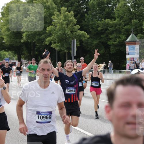 29.06.2025 - hella hamburg halbmarathon Jannik Wohlers http://msf.ph/oto/8160784 29.06.2025 10:18:56 Lombardsbrücke 1332, 1708, 1755, 2017, 2311, 2589, 2795, 2812, 2895, 4722, 5034, 5080, 5098, 5178, 5429, 5449, 6477, 6482, 6542, 7143, 8537, 8575, 8761, 8778, 9252, 9652, 9856, 10039, 10124, 10129, 10966, 11081, 11247, 12007, 12619, 12621, 12696, 12741, 13180, 13424, 13544, 13781, 13984, 14000, 14245, 14593, 15594, 15780, 15802, 15817, 16142, 16490, 16613, 16631, 16951, 16952, 17187, 17721, 18053, 18151, 18234, 18279 meine-sportfotos.de