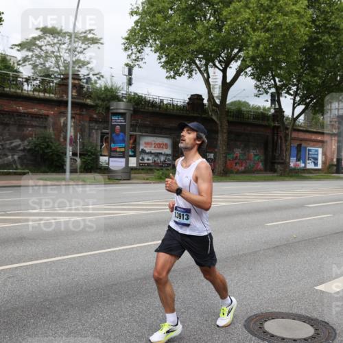 29.06.2025 - hella hamburg halbmarathon Yannick Fuchs http://msf.ph/oto/8160832 29.06.2025 10:20:37 20KM 1271, 2483, 4338, 8376, 11994, 12067, 13913, 15483 meine-sportfotos.de