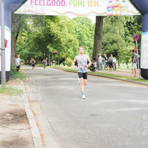 29.06.2025 - hella hamburg halbmarathon MichiJ http://msf.ph/oto/8160842 29.06.2025 10:11:12 Zwischen KM18-KM19  meine-sportfotos.de