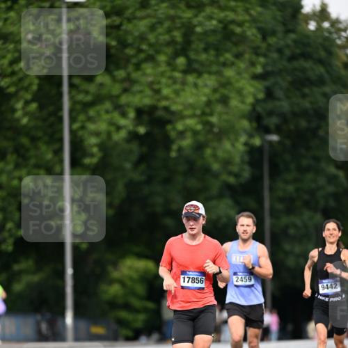 29.06.2025 - hella hamburg halbmarathon Dr. Thomas Lammeyer http://msf.ph/oto/8160847 29.06.2025 09:44:27 Kennedybrücke 2459, 4128, 4571, 7963, 9442, 10234 meine-sportfotos.de