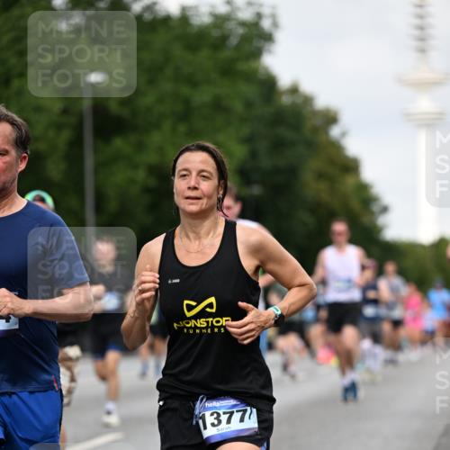 29.06.2025 - hella hamburg halbmarathon Dr. Thomas Lammeyer http://msf.ph/oto/8160865 29.06.2025 10:08:36 Kennedybrücke 1161, 1316, 1367, 1377, 1674, 2011, 3413, 3488, 4146, 4488, 4904, 5354, 5365, 5976, 6311, 6706, 6709, 8089, 8217, 10213, 10756, 10962 meine-sportfotos.de