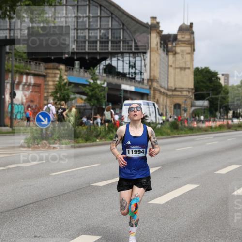 29.06.2025 - hella hamburg halbmarathon Yannick Fuchs http://msf.ph/oto/8160906 29.06.2025 10:20:40 20KM 1271, 2483, 4338, 8376, 11228, 11994, 12067, 13913 meine-sportfotos.de