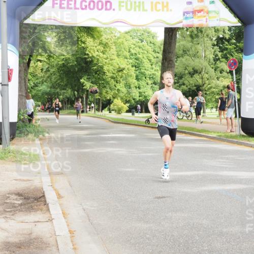 29.06.2025 - hella hamburg halbmarathon MichiJ http://msf.ph/oto/8160915 29.06.2025 10:11:12 Zwischen KM18-KM19  meine-sportfotos.de
