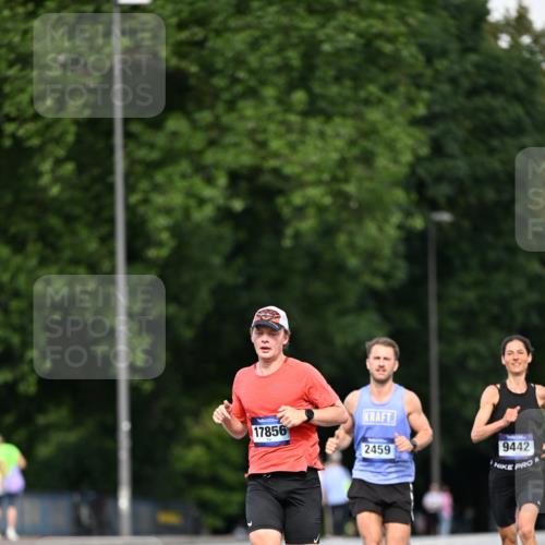 29.06.2025 - hella hamburg halbmarathon Dr. Thomas Lammeyer http://msf.ph/oto/8160938 29.06.2025 09:44:28 Kennedybrücke 2459, 4128, 4571, 7963, 9442, 10234 meine-sportfotos.de