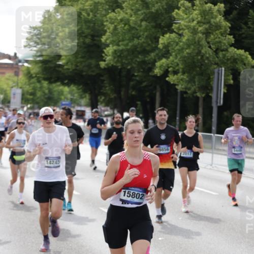 29.06.2025 - hella hamburg halbmarathon Jannik Wohlers http://msf.ph/oto/8160990 29.06.2025 10:19:00 Lombardsbrücke 1332, 1708, 2017, 2311, 2589, 2795, 2812, 2895, 2993, 2995, 4722, 5035, 5080, 5123, 5178, 5429, 5449, 6542, 6939, 7143, 8537, 8575, 8761, 8778, 9252, 9856, 10039, 10124, 10129, 10966, 11081, 11247, 12007, 12696, 12741, 13180, 13424, 13567, 13781, 13984, 14000, 14245, 14593, 14808, 14957, 15780, 15802, 15817, 16142, 16159, 16613, 16631, 16951, 16952, 17187, 17721, 18053, 18151, 18234, 18279, 18686, 18698 meine-sportfotos.de