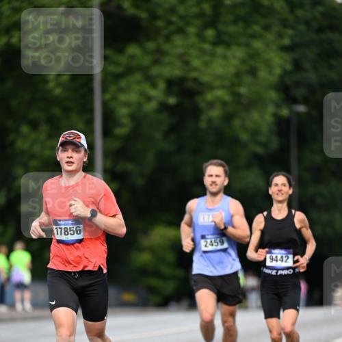 29.06.2025 - hella hamburg halbmarathon Dr. Thomas Lammeyer http://msf.ph/oto/8161004 29.06.2025 09:44:29 Kennedybrücke 2459, 4128, 4571, 7963, 9442, 10234 meine-sportfotos.de